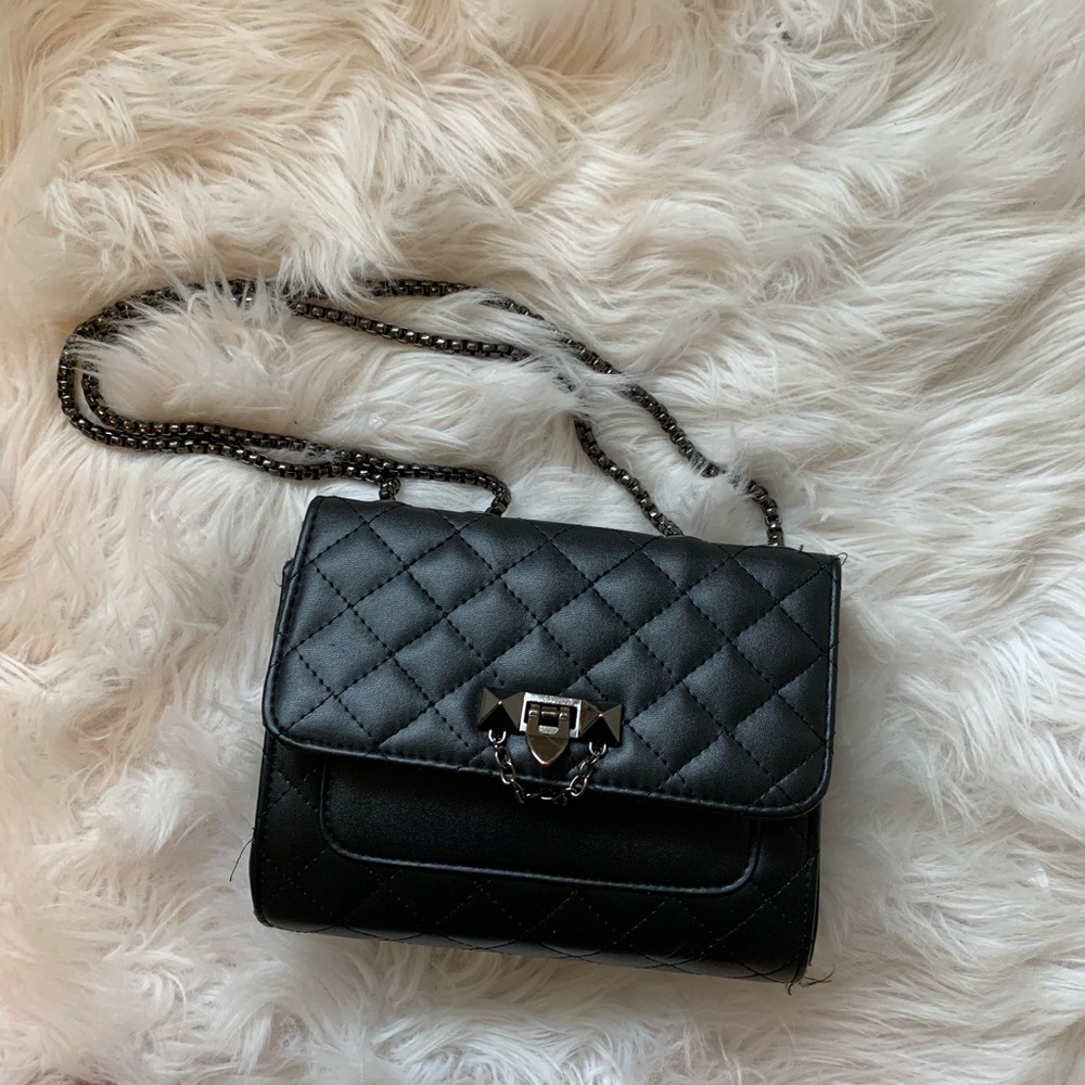 Black Quilted chain crossbody purse !